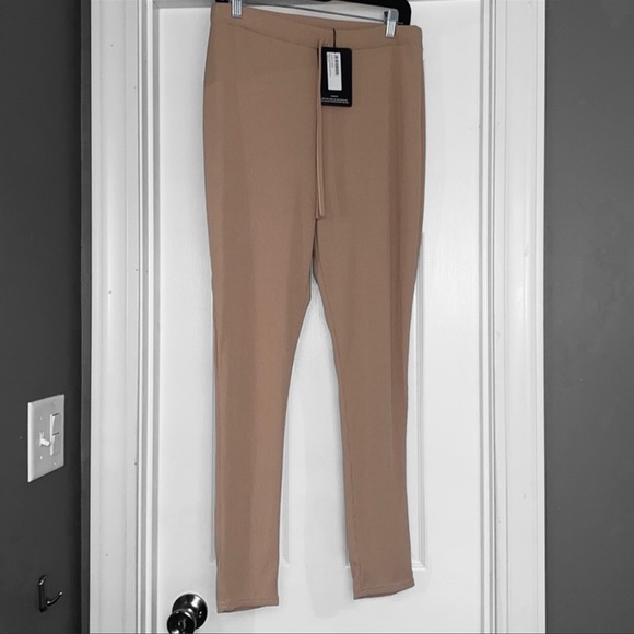 PrettyLittleThing Pants - New! PrettyLittleThing Shape Ribbed High-waist Leggings